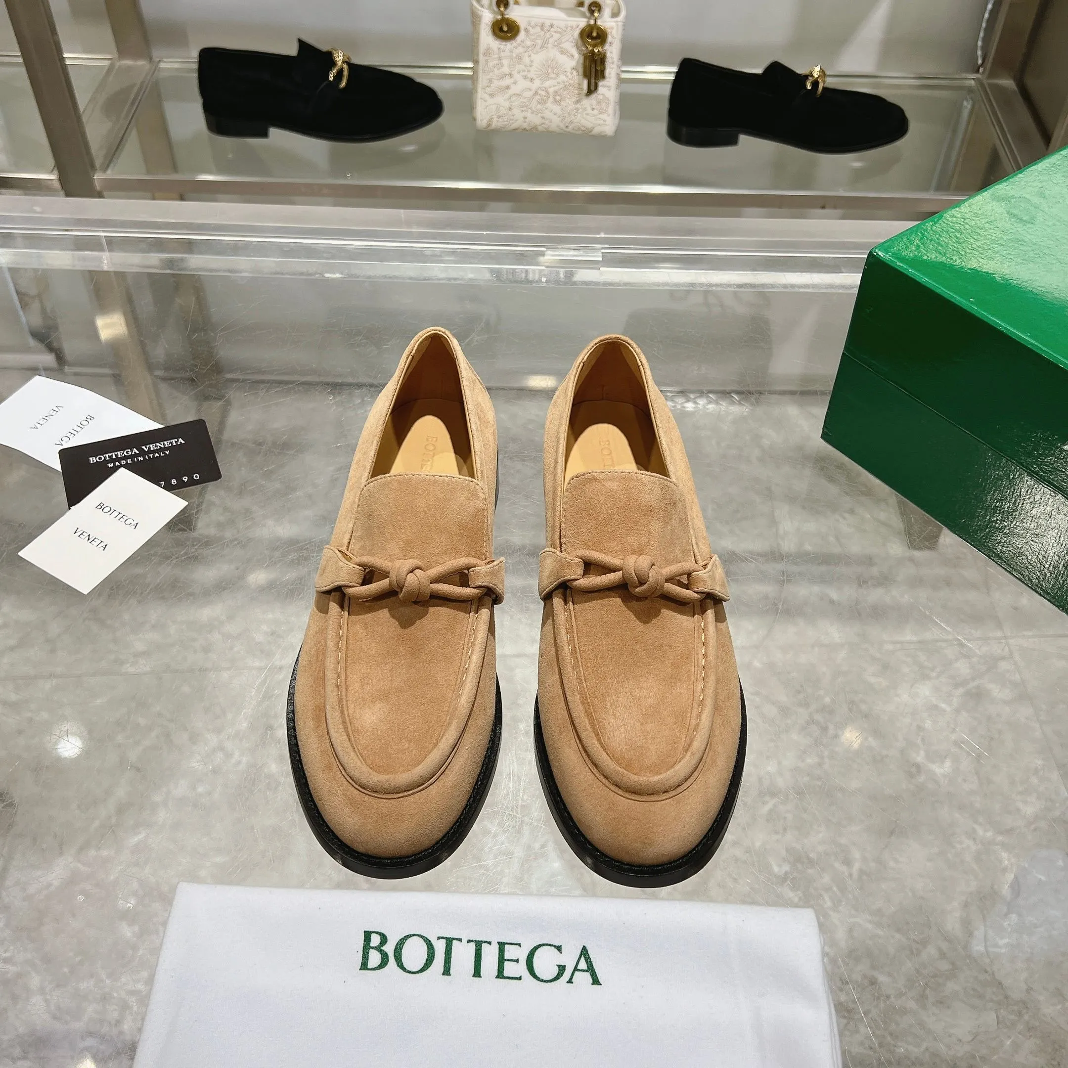 [BV] Top P: 840💰 Size: Female 35-39 (Female 40 custom-made) Male 39-44 (38.45 non-refundable) Bottega Veneta 2025 counter model! Small round toe loafers! Imported leather outsole! Imported grained cowhide! Solid color Niuli! !